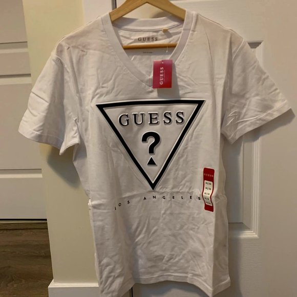 Brand new mens Guess V-neck T-shirt - Picture 1 of 2
